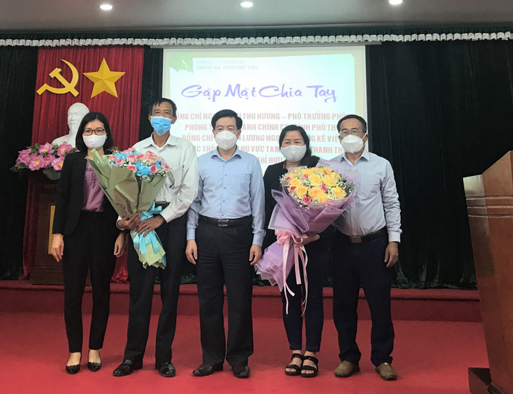 Cục Thống kê tỉnh Phú Thọ gặp mặt, chia tay các công chức nghỉ hưu