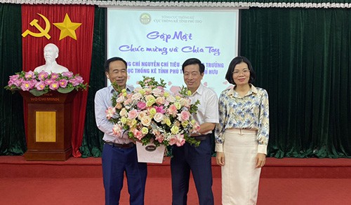 Cục Thống kê tỉnh Phú Thọ gặp mặt, chia tay công chức nghỉ hưu theo chế độ