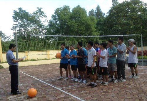 Công đoàn Cục Thống kê tổ chức thi đấu giao hữu bóng chuyền hơi chào mừng kỷ niệm ngày Thống kê thế giới và ngày Phụ nữ Việt Nam 20/10/2017